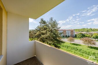 Naše společnost Vám nabízí k pronájmu byt 2+1 s balkonem, Uh