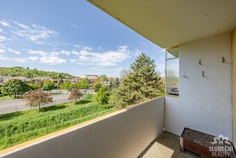 Naše společnost Vám nabízí k pronájmu byt 2+1 s balkonem, Uh