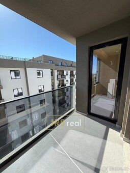 Ev.č. 00117-1 Prodej apartmánu 2+kk u moře – Mali i Robit, D