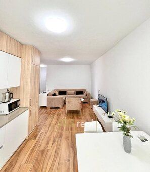 Ev.č. 00115-1 Nabízíme ke koupi útulný apartmán o dispozici 
