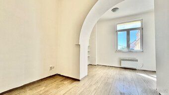 Nabízím k pronájmu byt 3+kk ve 2NP bytového domu s vlastním 