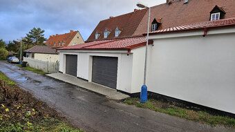 Garáž se samostatným vjezdem pro 2 automobily s připojením e