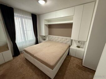 Nabízím k pronájmu krásný a moderní 3+kk byt o rozloze 84 m²