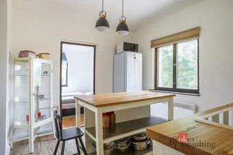 Rekreační dům po rekonstrukci s velkou terasou, garáží a pot