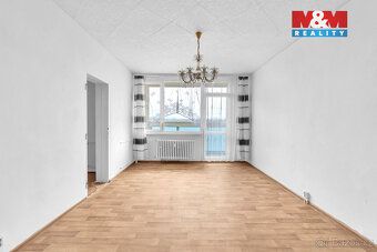 Nabízíme k prodeji byt 1+kk a celkové ploše 34 m² se zasklen