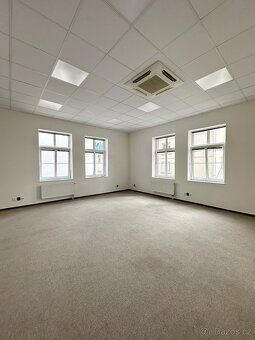 BEZ PROVIZE! Trojikancelář 98 m² k pronájmu – Praha 5, Smích