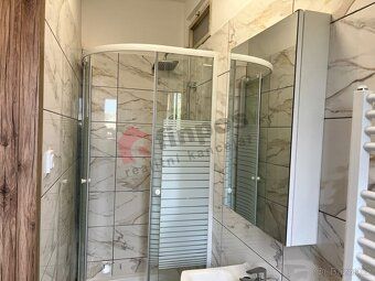 Nabízíme pronájem moderního, světlého bytu o rozloze 39 m², 