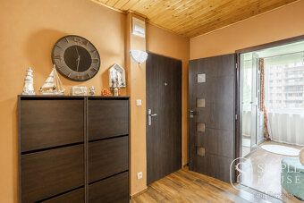 ID: GS104
Nabízíme k prodeji velmi světlý a vkusně řešený by