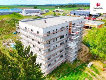 Nabízíme k prodeji obchodní jednotku v přízemí 5-podlažní po