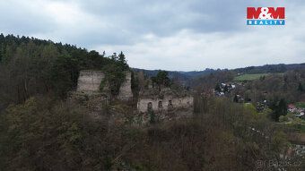 V malebné vesničce Podhradí nad Dyjí, kde se řeka líně vine 