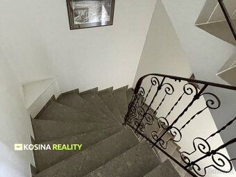 Nabízím k pronájmu byt 1+1 o velikosti 40 m2, který se nachá