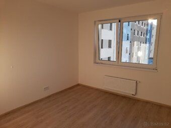 Nabízím k dlouhodobému pronájmu 3+kk, byt o rozloze 70 m², k