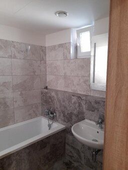 Nabízím k dlouhodobému pronájmu 3+kk, byt o rozloze 70 m², k