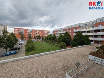 Nabízíme k pronájmu velmi pěkný moderní byt 2+kk s balkonem 