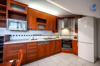 Looking for a spacious and airy apartment over 100 m²?