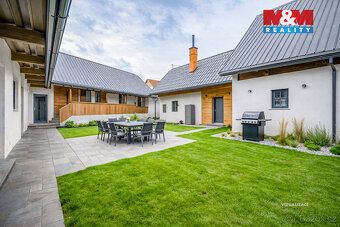 Farmhouse with soul and exceptional potential in a quiet area