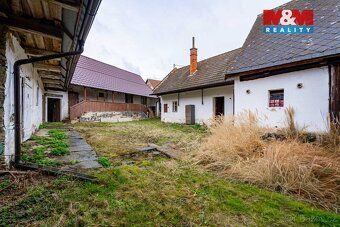 Farmhouse with soul and exceptional potential in a quiet area