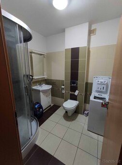 Nabízím k pronájmu neprůchozí pokoj v řadovém domu 5+1+G ve 