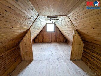 We offer for sale a cottage in a quiet and picturesque location of Dolní