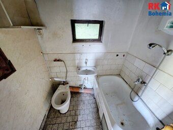 We offer for sale a cottage in a quiet and picturesque location of Dolní