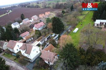 Nabízíme k prodeji pozemek o rozloze 2021 m² v katastrálním 