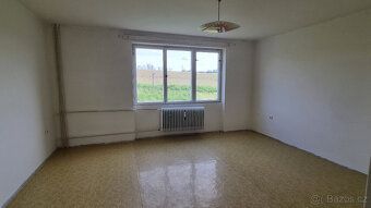 Nabízíme k prodeji prostorný byt v osobním vlastnictví, 3+1 