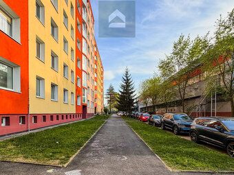We offer for rent a spacious apartment with layout 4+1 and total area of 82.5 m² + large…