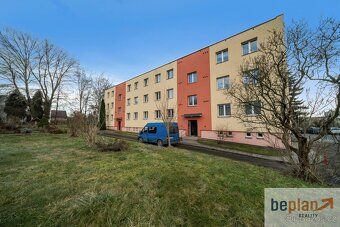 Nabízíme k dlouhodobému pronájmu světlý a pečlivě zrekonstru