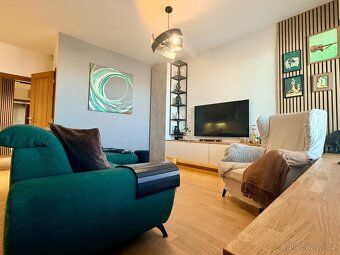 We offer for sale an upscale sunny apartment 3+kk with garage in Ostrava's prestigious…