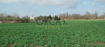 Exceptional offer of land plots that are part of an area reserve for housing in family houses.