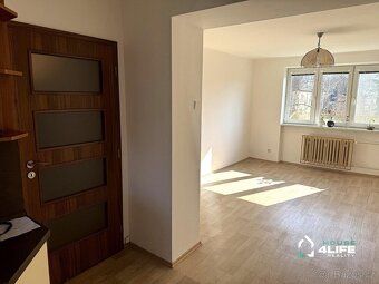 I offer an apartment for rent in the center of Zlin, Benesovo nabrezi street