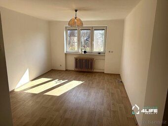 I offer an apartment for rent in the center of Zlin, Benesovo nabrezi street