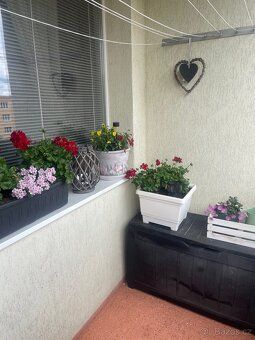 I offer for sale an apartment of size 3+1/L in cooperative ownership on the 4th floor.