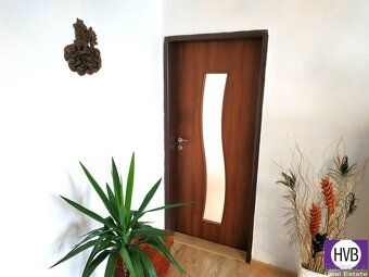 We offer for sale / exchange, apartment 3 + 1 with balcony and cellar of 