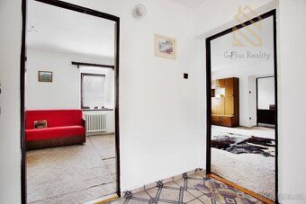 Rodinný dům se nachází v malebné obci Velké Žernoseky, která