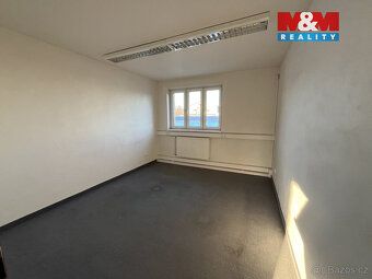Oferujemy do wynajęcia zestaw 11 przestrzeni biurowych o