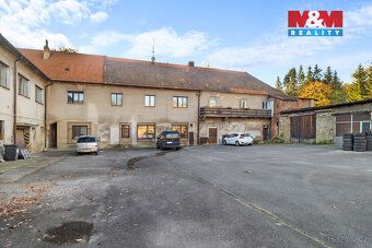 We offer for sale a unique property in the cadastral area of Slatina near Velvary.