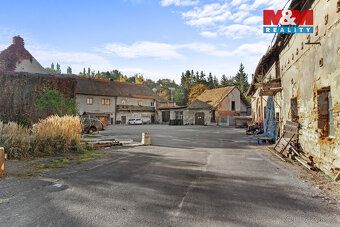 We offer for sale a unique property in the cadastral area of Slatina near Velvary.