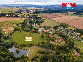 Nabízíme k prodeji stavební pozemek o rozloze 1954 m² v klid