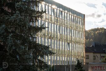 Tired of working from home? Find your space in an administrative building right in the center of Ústí nad Orlicí.