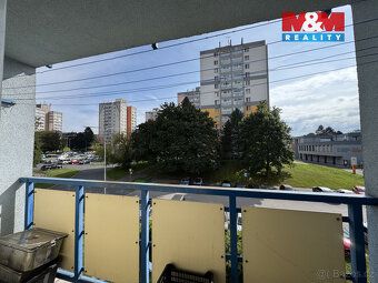 Nabízíme k prodeji prostorný, světlý družstevní byt 2+1 o vý