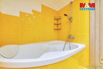 Prodej bytu 3+1, 92 m2, ve třetím patře bytového domu bez vý