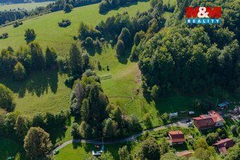 Nabízíme prodej pozemku o celkové výměře 7015 m² z něhož je 