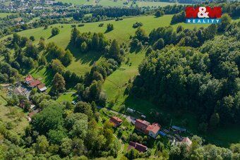 Nabízíme prodej pozemku o celkové výměře 7015 m² z něhož je 