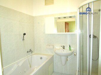 Sale of half family house with garage and maisonette apartment 160 sqm under completion in a…
