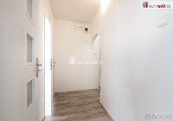 + poplatky 350,-Kč/osoba (vodné-stočné). Elektřina se přepis