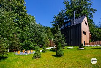 We offer a recreational property of layout 3+KK, standing on a plot with an area of 970 m2 in Čeladná village.