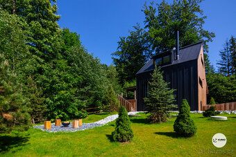 We offer a recreational property of layout 3+KK, standing on a plot with an area of 970 m2 in Čeladná village.