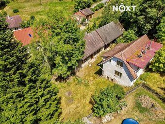 For sale: Building plot in picturesque village of Čakovice, district of Benešov near Prague - East.