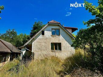 For sale: Building plot in picturesque village of Čakovice, district of Benešov near Prague - East.